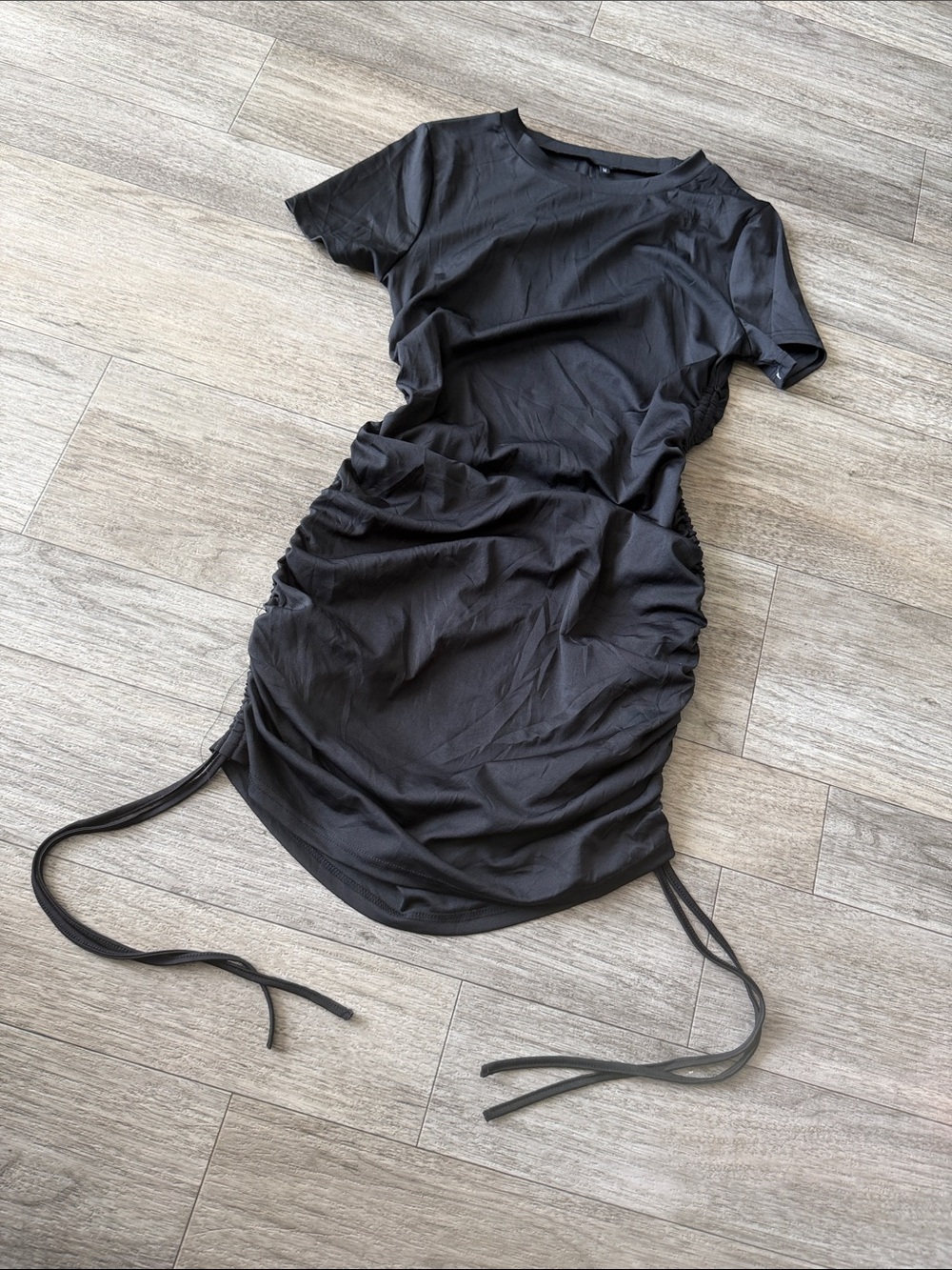 SHEIN Black Short Sleeve Ruched Tie-Side Mini Dress